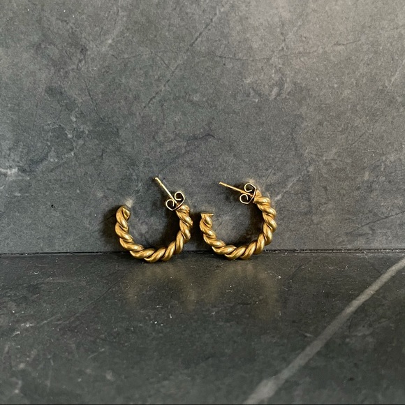 18K GOLD PLATED | 1 Left! NEW Twist Hoop Earrings - Picture 6 of 10